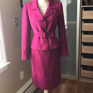 Beautiful Tahari Arthur B Levine Suit